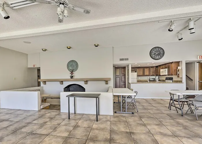Pool & Hot Tub At Gem In The Heart Of Old Town! *